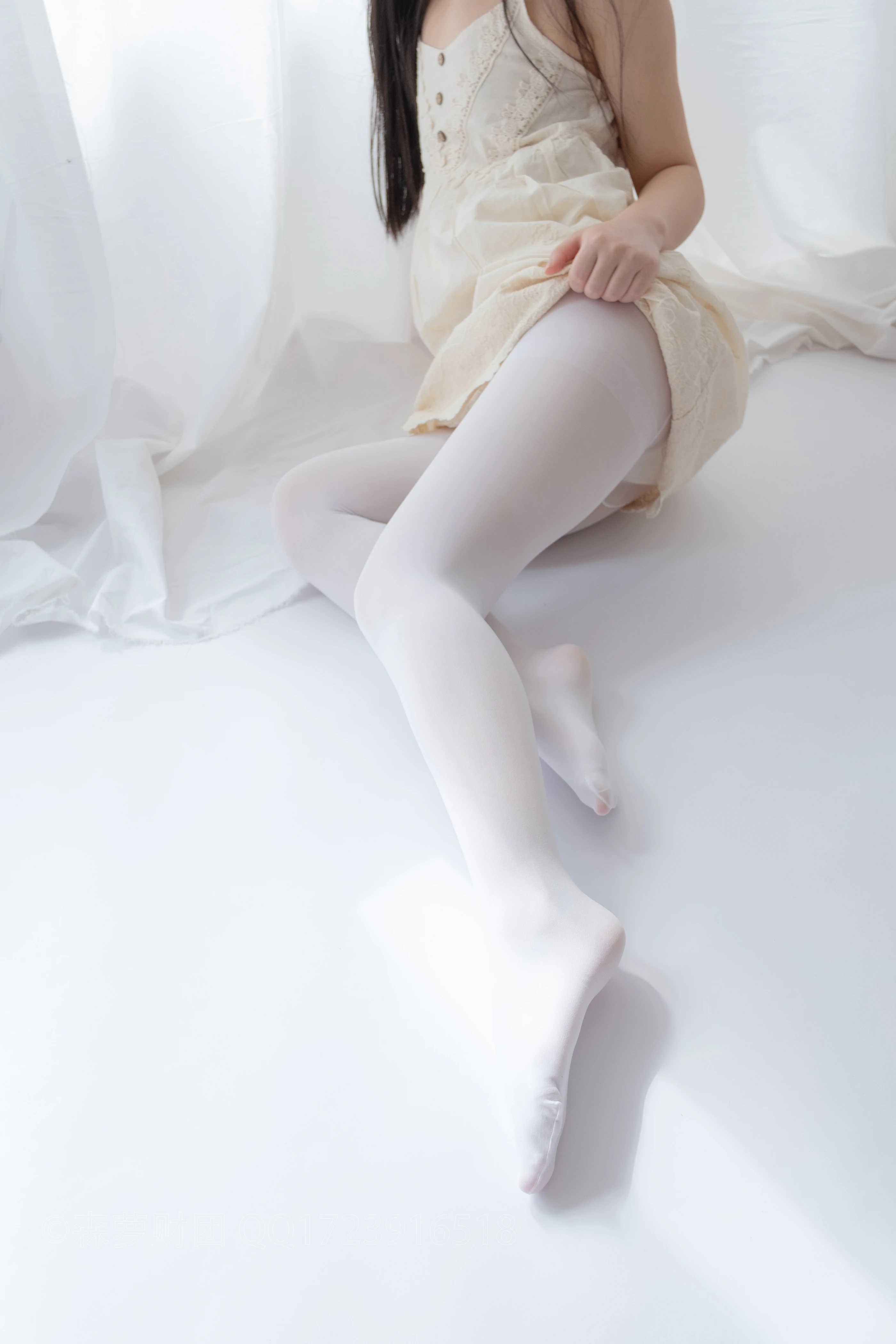 森萝财团 [ALPHA-013] 淡黄衣白丝 [90P] 2